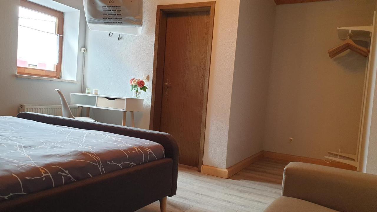 فندق Gastehaus Back Reinsfelder Hof الغرفة الصورة